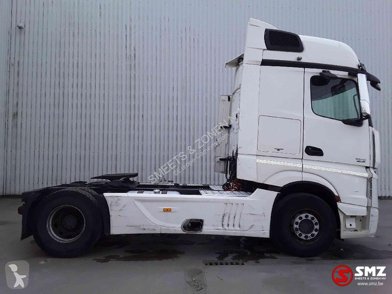 Trekker Mercedes 1842 bigspace full spoilers 2...