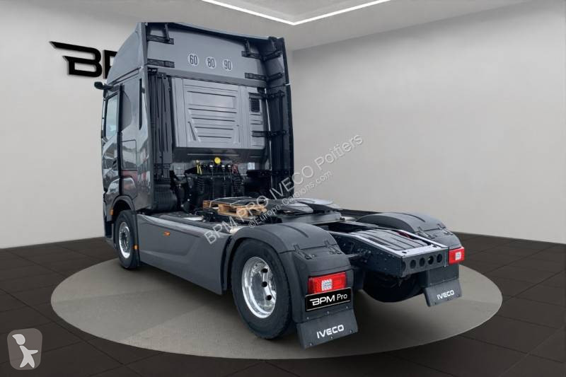 جرار Iveco