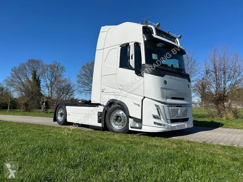 جرار Volvo 13500 | AERO | RETARDER | FULL AIR |...
