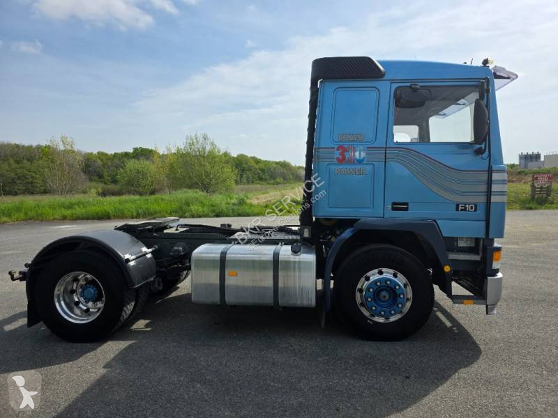 جرار Volvo