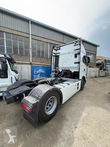 جرار Iveco S-Way 510