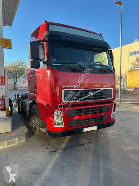 جرار Volvo