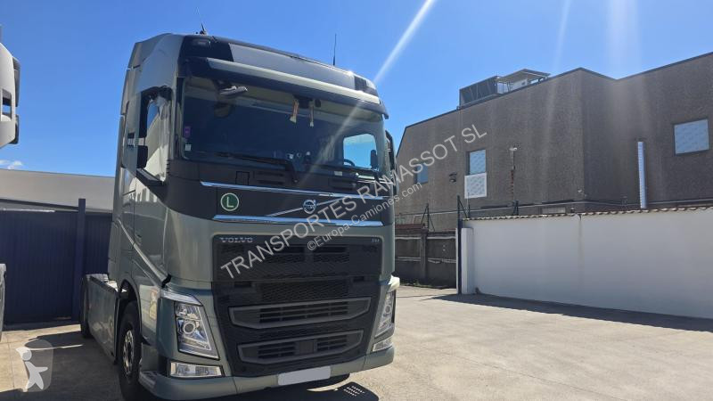 جرار Volvo 500