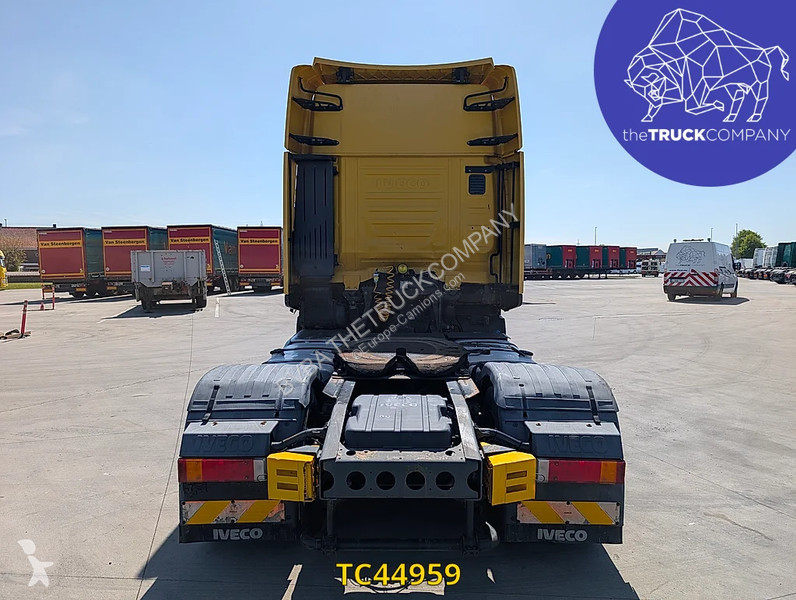جرار Iveco 440 S45