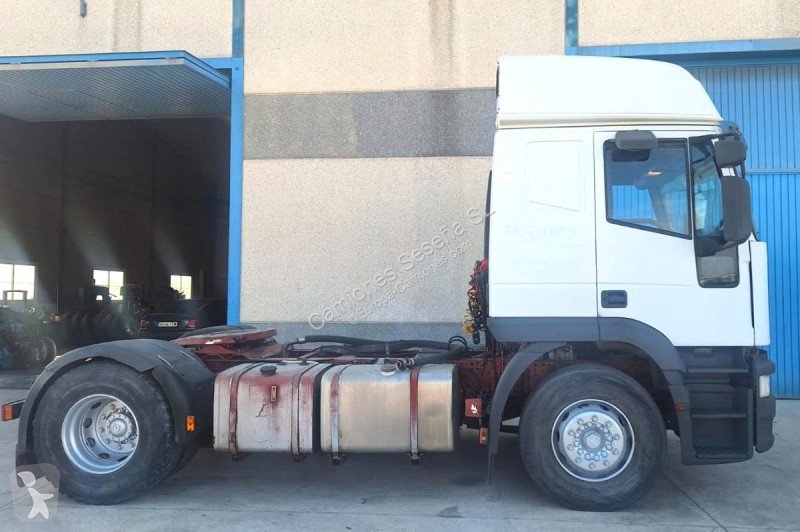 جرار Iveco CURSOR 440