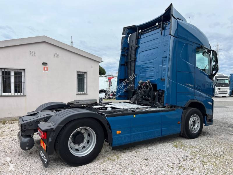 جرار Volvo