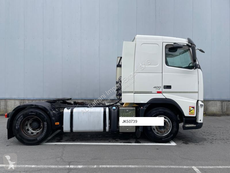 جرار Volvo 400