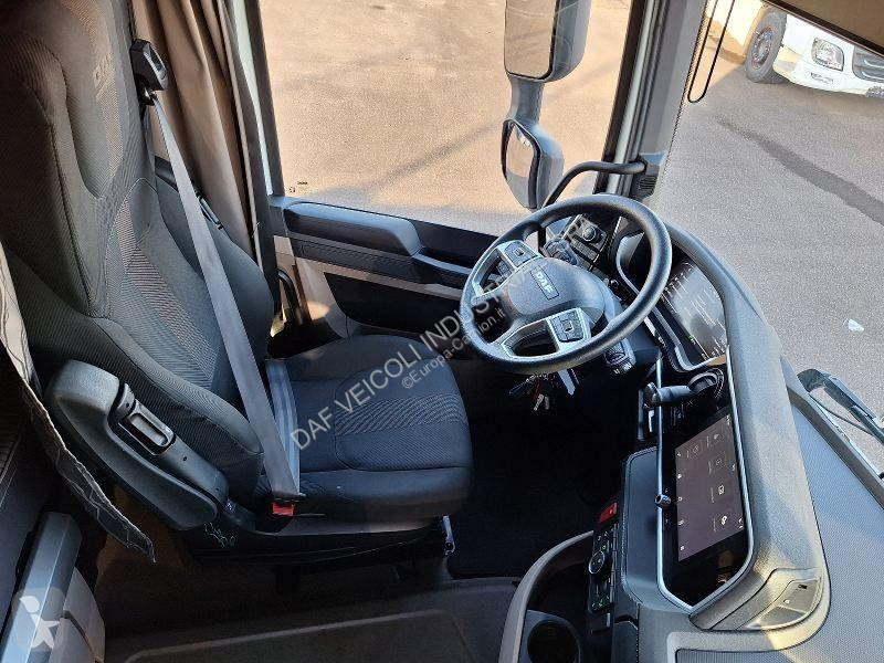 جرار DAF XG  FT 4X2