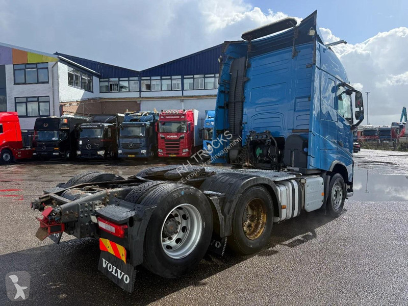جرار Volvo 6X4 EURO 6