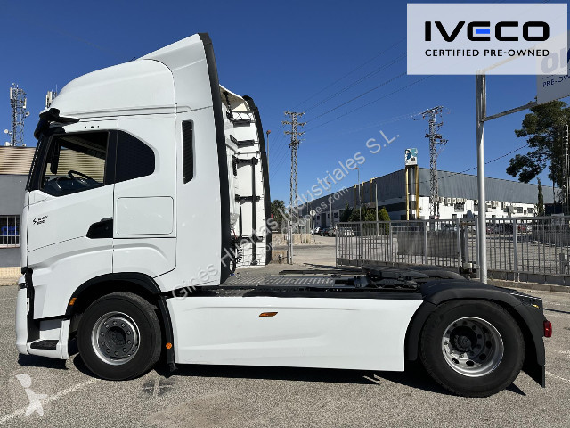جرار Iveco AS 440 S 50 TP S-WAY