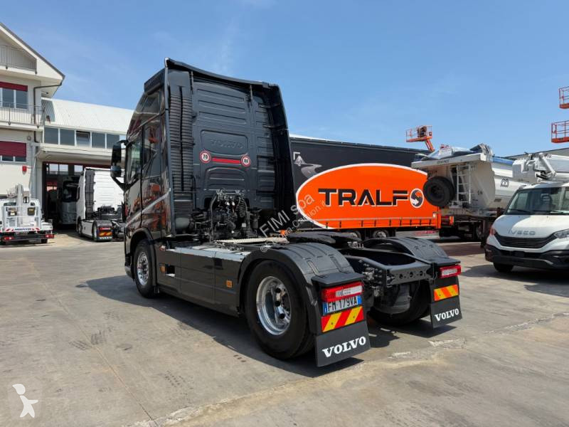 جرار Volvo