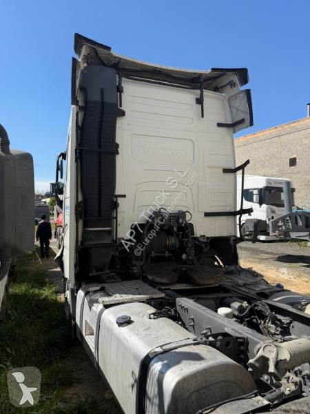 جرار Volvo