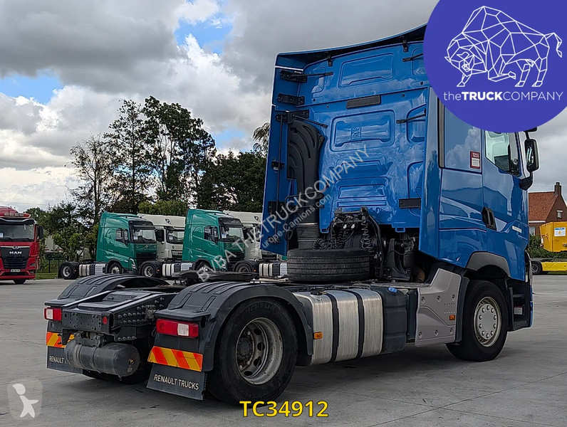 جرار Renault T 520