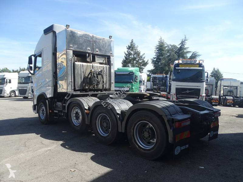 جرار Volvo