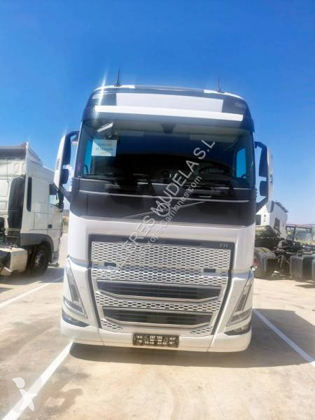 جرار Volvo