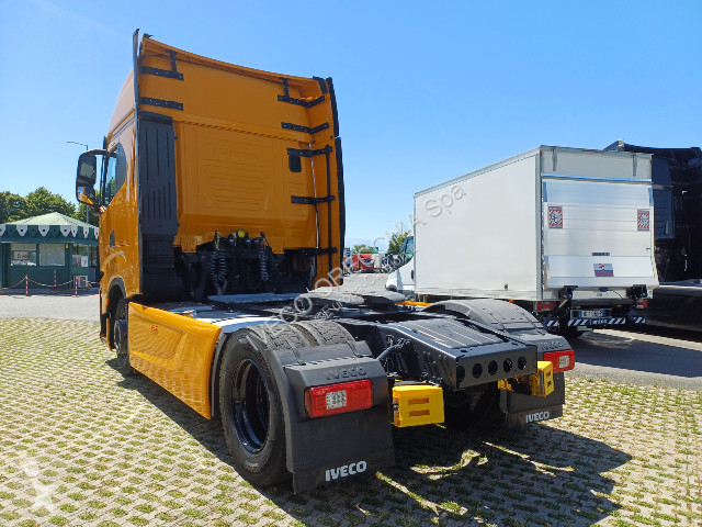 جرار Iveco S-WAY AS440S53T/P