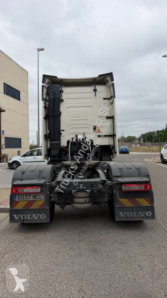 جرار Volvo