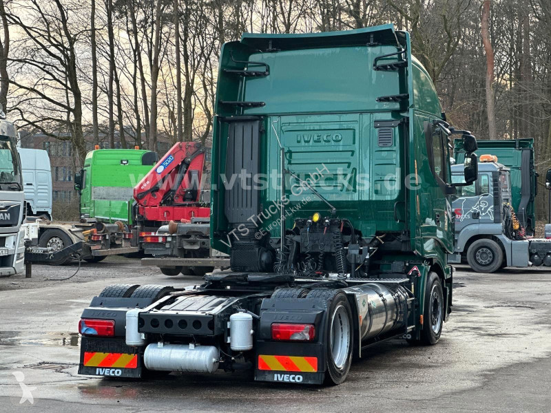 Iveco 460 NP 4x2 LNG tractor unit
