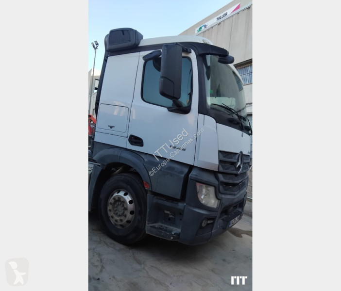 جرار Mercedes Actros 1845