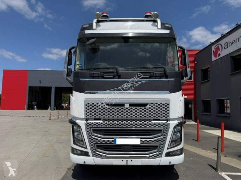 جرار Volvo