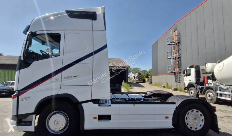 جرار Volvo