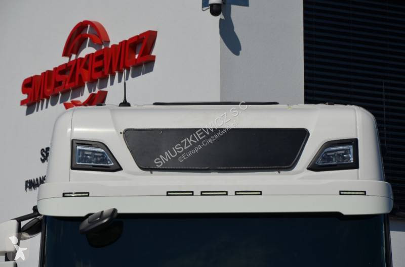 Влекач Scania
