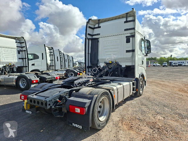 Nyergesvontató Iveco Stralis AS440S49T/P