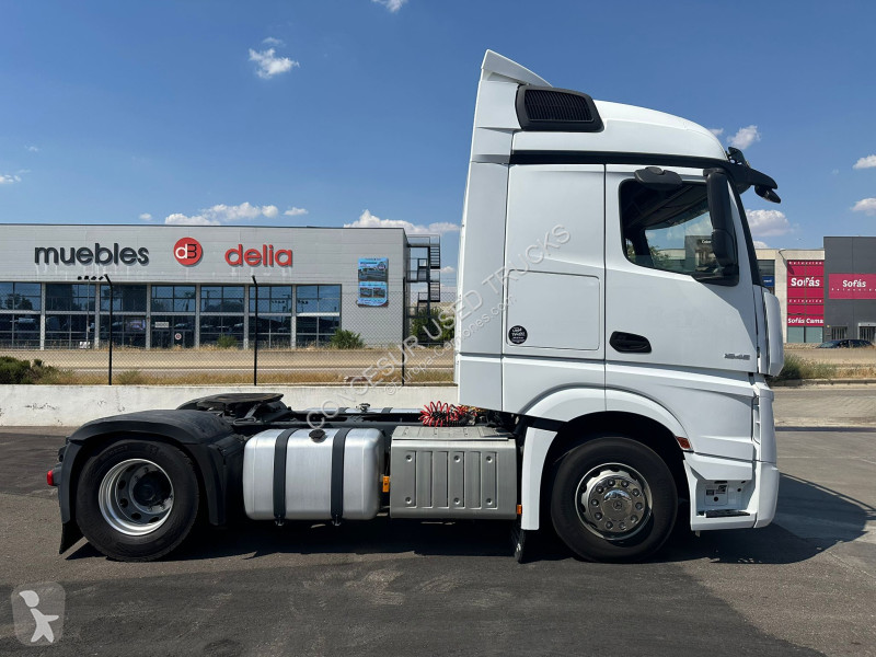 Tracteur Mercedes  1845 LS