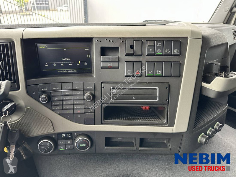 جرار Volvo - 388.765km - Volvo Dynamic Steering