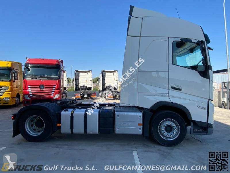 جرار Volvo