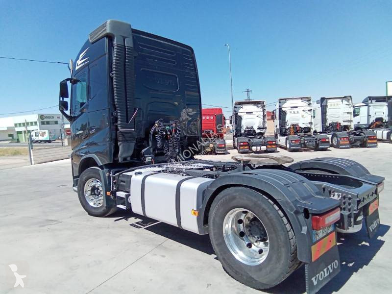 جرار Volvo