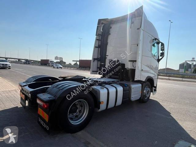 جرار Volvo