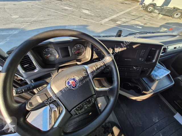 جرار Scania R450 A4X2   NA