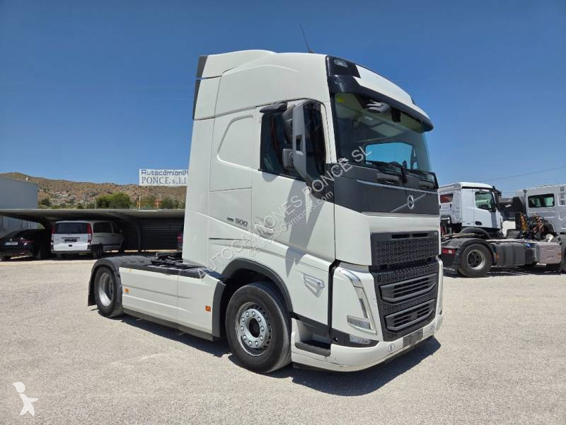 جرار Volvo