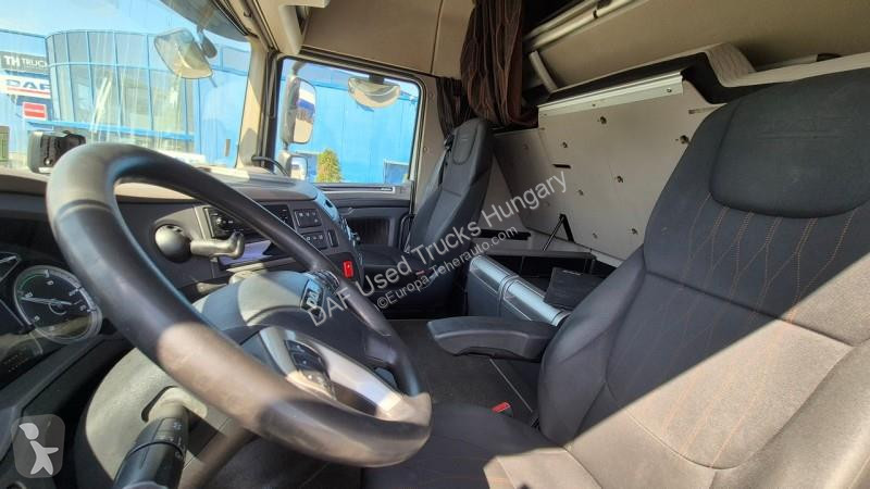 جرار DAF XF  FT LOW DECK 4X2