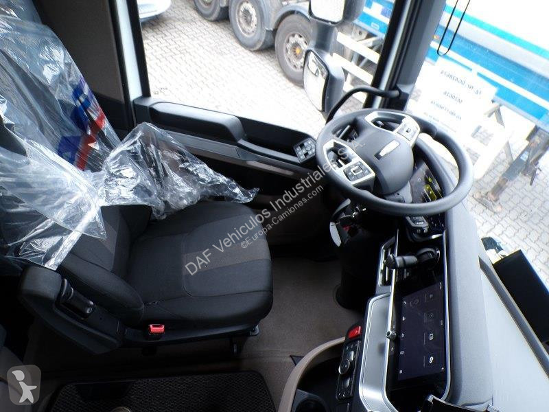 جرار DAF XG  FT 4X2