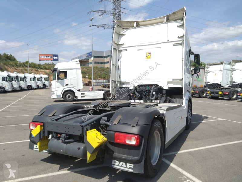 جرار DAF XFn  FT 4X2