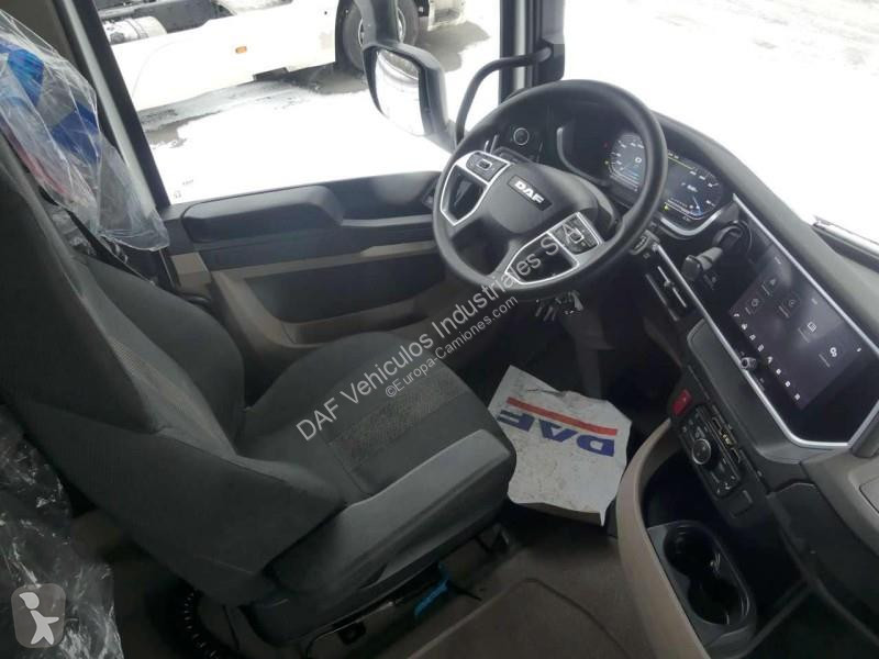 جرار DAF XG  FT 4X2