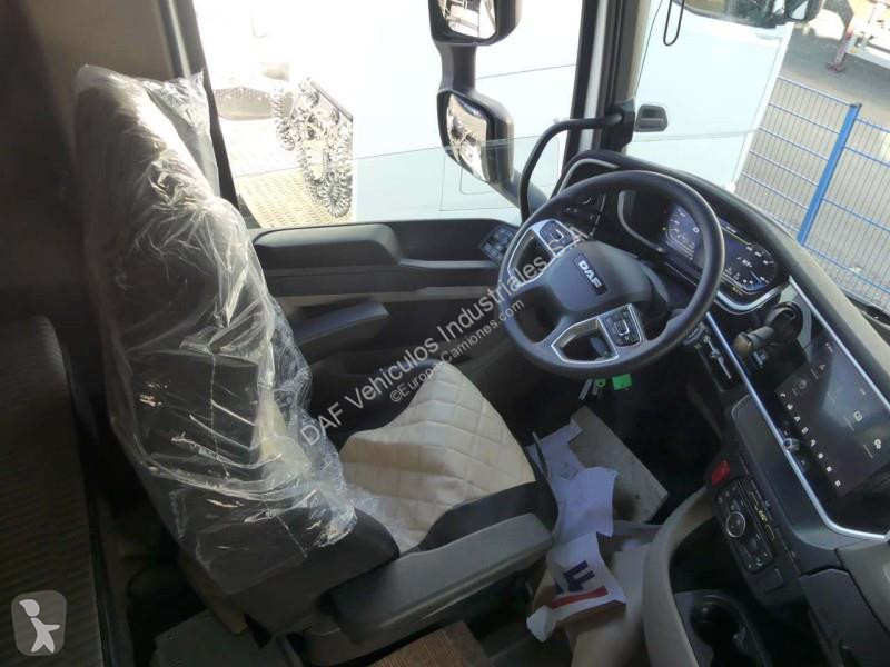 جرار DAF XG  FT 4X2