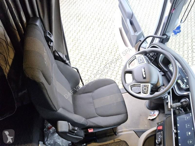 جرار DAF XG  FT 4X2
