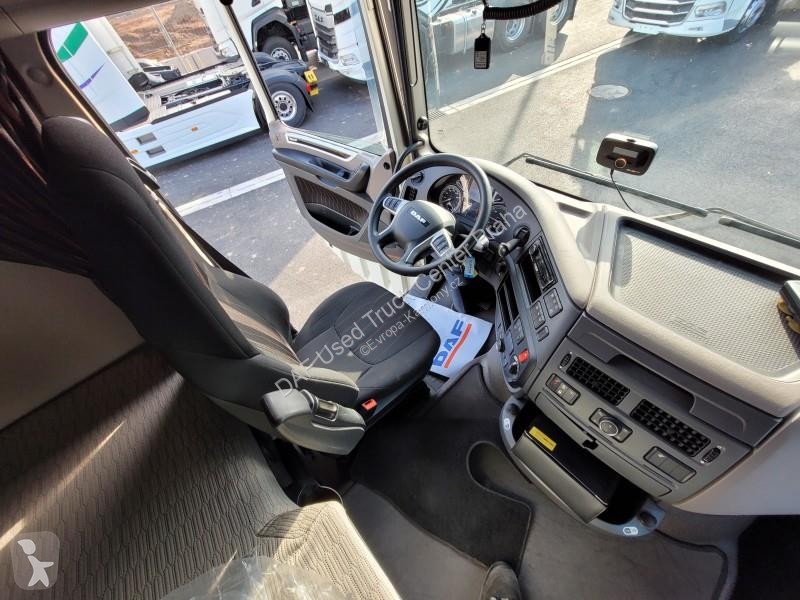 جرار DAF XF  FT LOW DECK 4X2