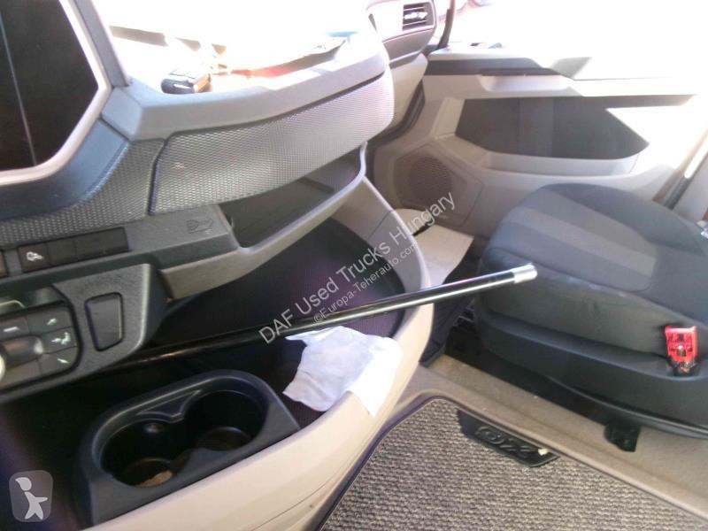 جرار DAF XG  FT LOW DECK 4X2