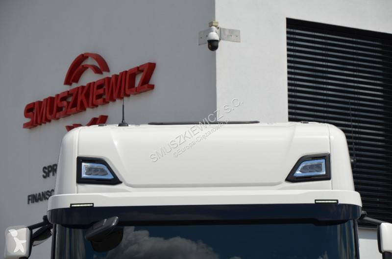 Влекач Scania
