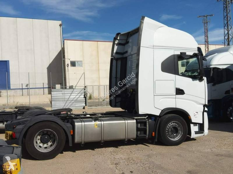Ťahač Iveco