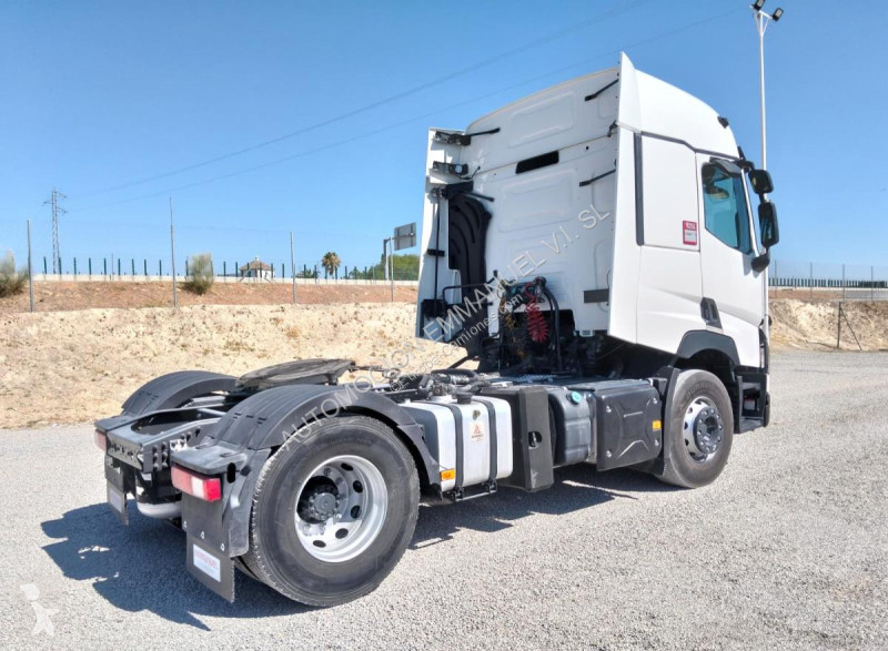 جرار Renault 480 XROAD TSeries