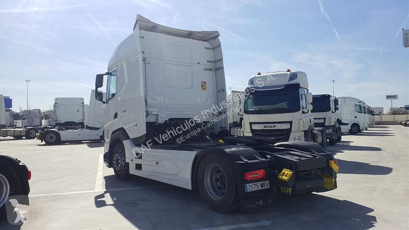 جرار DAF XG  FT 4X2