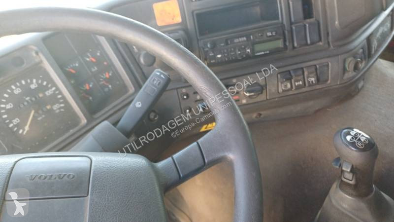 جرار Volvo