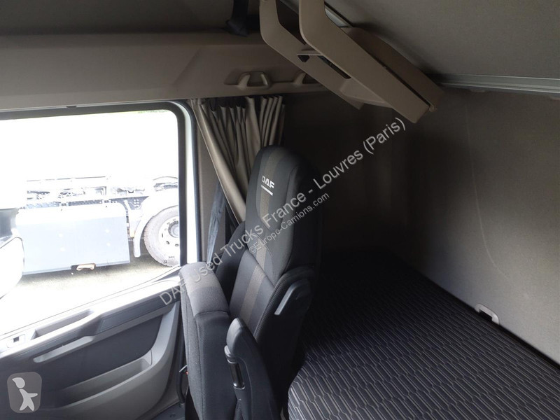 جرار DAF XFn  FT LOW DECK 4X2