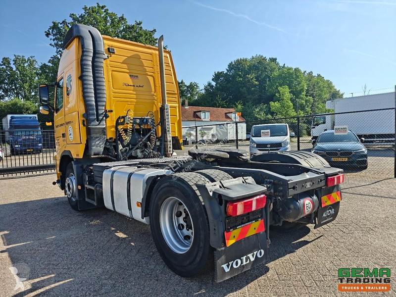 جرار Volvo 420 4x2 GlobeTrotter Euro5 -...