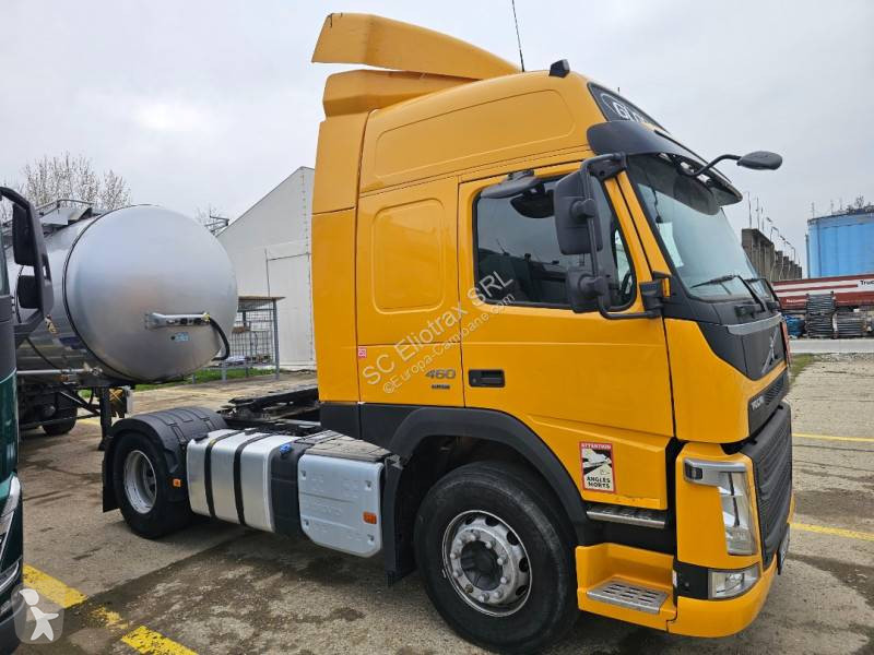 جرار Volvo